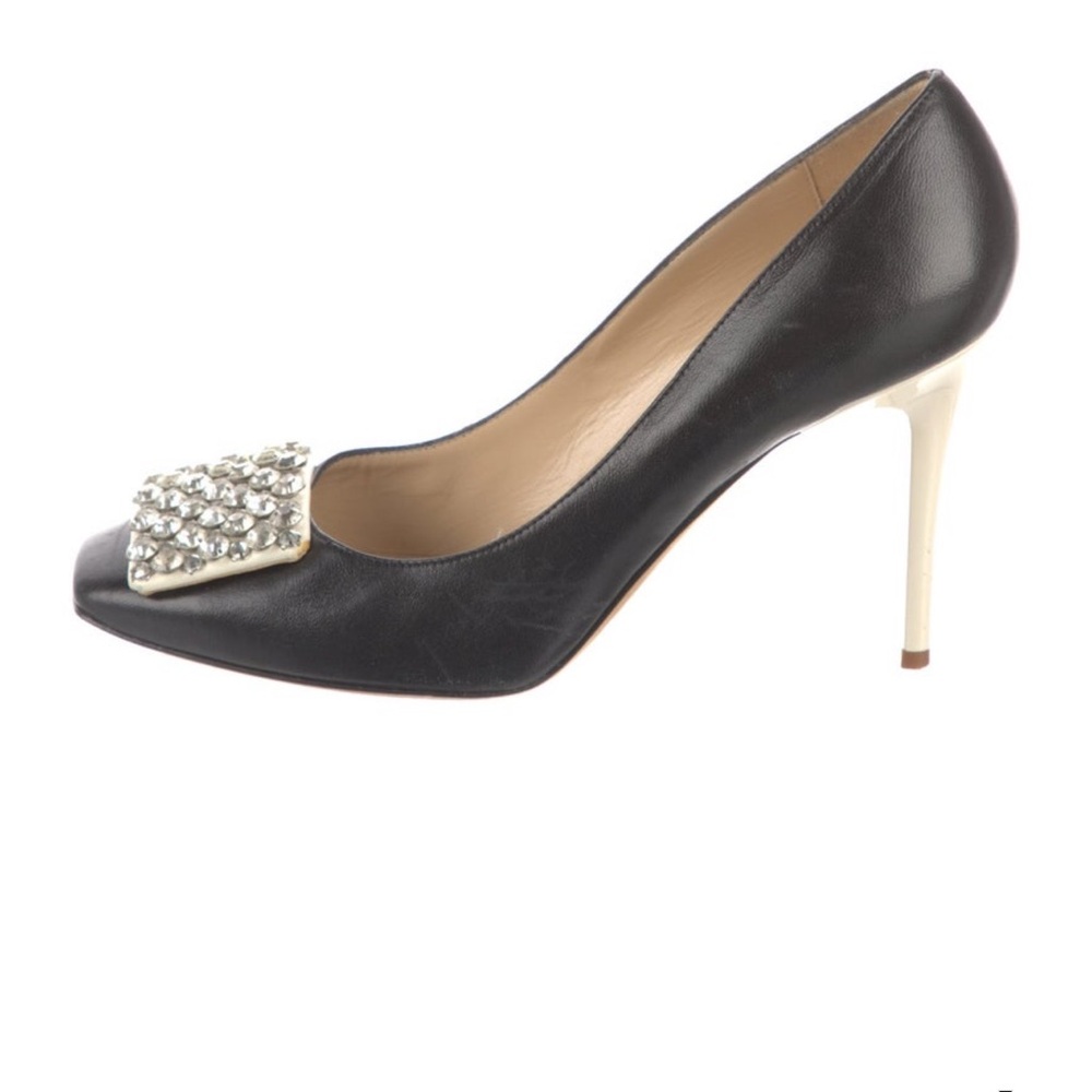Kate Spade New York
Leather Crystal Embellishments Pumps